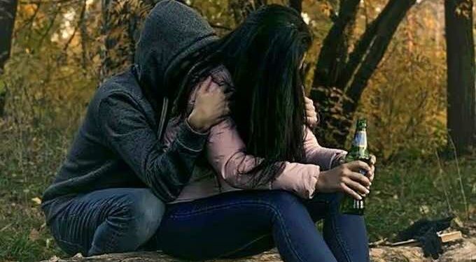 How to Help A Family Member Who Is Showing Signs of Addiction