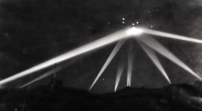 REAL Image of Large UFO Hovering Over Los Angeles Was Witness by a Million People