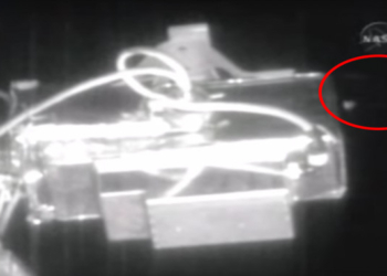 NASA Live Video Feed Cut (Again) As 6 UFOs Pass the International Space Station