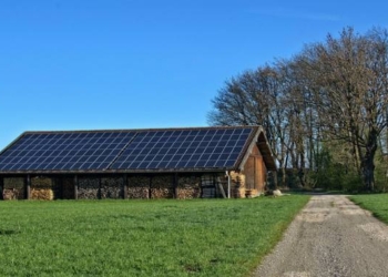 Tesla’s Virtually Indestructible Solar Roof Tiles Are Literally Guaranteed For Infinity