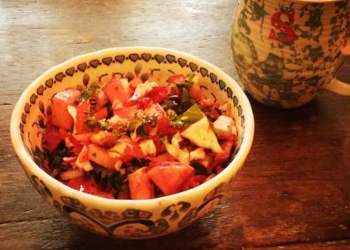 A Delicious Chopped Salad Recipe That’s Detoxifying, Fat-Busting, and Gets Sluggish Lymph Moving in the Body