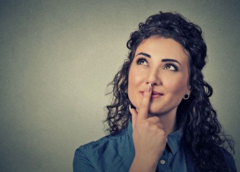 How You Can Enjoy Being Alone With Your Thoughts