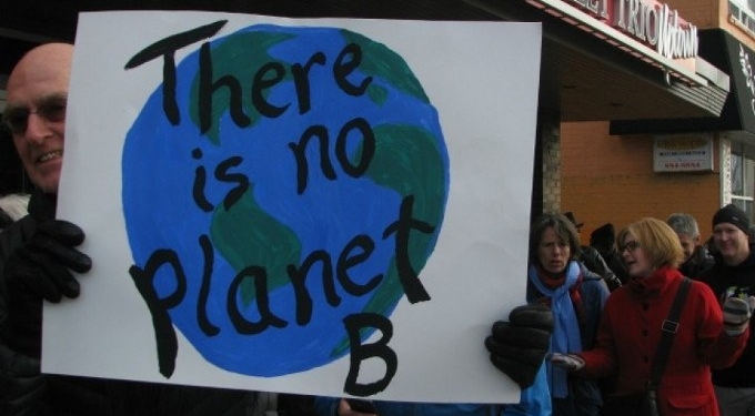 "What Medicare for All is to the health care debate, or Fight for $15 is to the battle about inequality, 100% Renewable is to the struggle for the planet’s future." (Photo: Laurel L. Russwurm/flickr/cc)