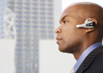 How EMF From Bluetooth Ear Pieces Can Affect Your Eyes, Ears, Brain, and Everything Else.