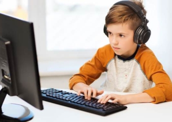 Heavy Screen Time Changes Children’s Brains | Dr. Mercola