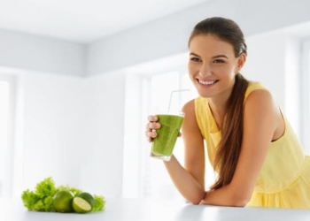 Delicious Green Juice Recipes for Younger Skin, Stronger Hair and More Energy