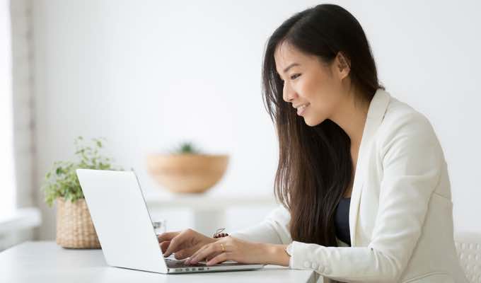 How to Accept a Job Offer (Example & Tips)