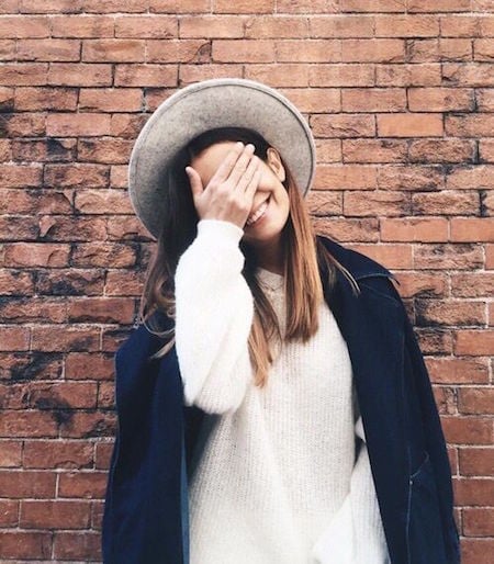 Are You an Extroverted Introvert? Here Are 19 Real Life Examples to Show You What One Looks Like
