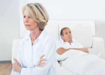 Signs You’re in a Loveless Marriage (And How to Cope with It)
