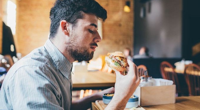 How to Tackle Your Cravings with Mindfulness