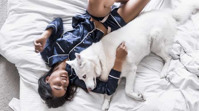 What Are the Benefits of Sleeping in Silk?