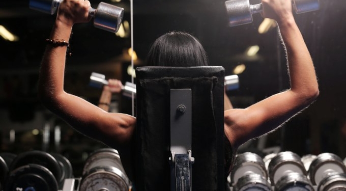 5 Quick Exercises for Your Back Using Dumbbells