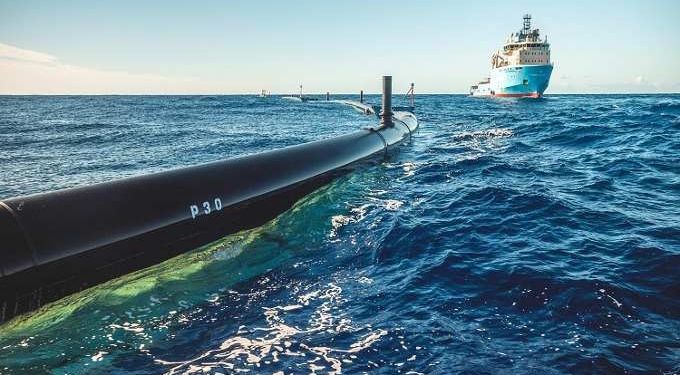A Giant Floating Machine is Now Cleaning Up the Great Pacific Garbage Patch