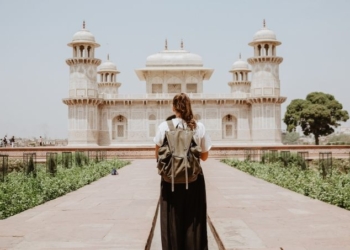 Becoming a Mindful Traveler: 4 Ways to Plan a Socially Conscious Trip