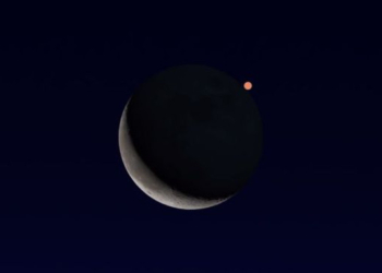 The Moon Will ‘Eclipse’ Mars Before Dawn Tuesday! Here’s How to See It.