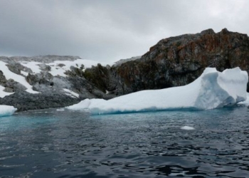 Record-Breaking Temperature of Nearly 65ºF Logged in Antarctica as Scientists Sound Alarm Over Rapid Ice Melt
