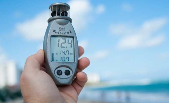 How Do You Read an Anemometer? Measuring Wind Speed At Home