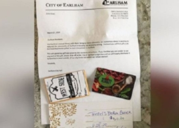 Anonymous Donor Spends $82,000 To Give $150 Gift Cards To Every Home In Small Iowa Town