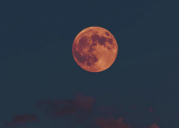 A Rare ‘Strawberry Full Moon Eclipse’ Is Happening TONIGHT (June 5): What You Need to Know