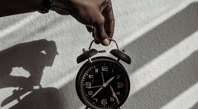 clock daylight shadow