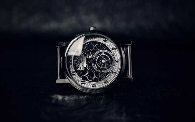 4 Finest Girard Perregaux Laureato Watches To Give Your Man
