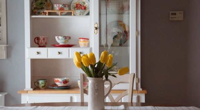 What Are the Benefits of Flowers in Your Home?