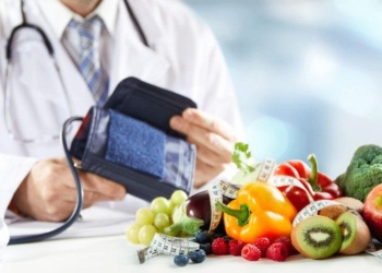 Fruit Lowers Blood Pressure and Risk for Diabetes