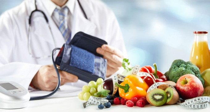 Fruit Lowers Blood Pressure and Risk for Diabetes