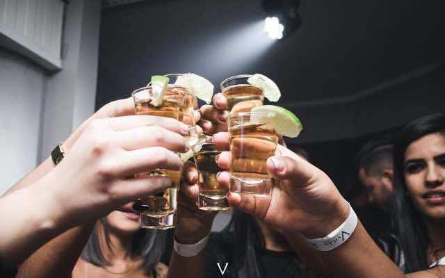 6 Drinking Glasses For Your Home Bar