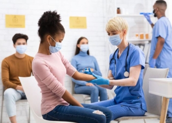 18 Connecticut Teens Hospitalized for Heart Problems After COVID Vaccines, White House Says Young People Should Still Get the Shots