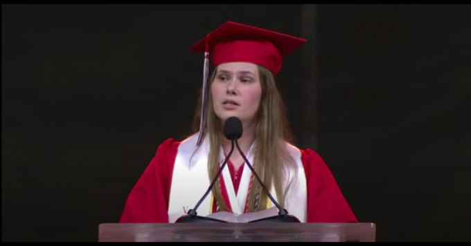 Dallas High School Valedictorian Scraps Approved Speech to Speak Out Against State’s Extreme Anti-Choice Law