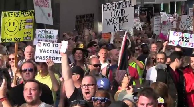 Mass Protests Can End Vaccine Passports
