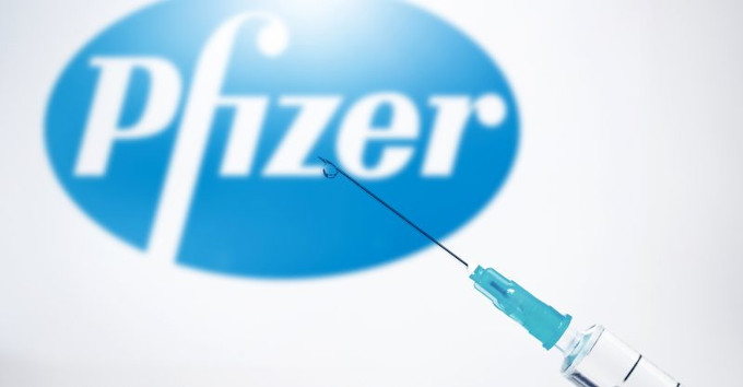 Pfizer Fails to Convince FDA on Immediate Need for COVID Booster Shots