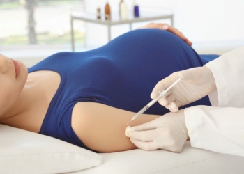 Experts Warn of ‘Huge Risk’ as Moderna Launches COVID Vaccine Trials for Pregnant Women