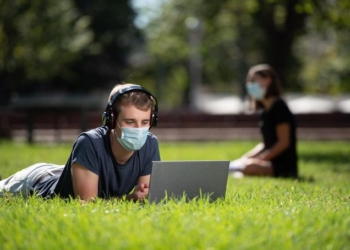 5 Experiments and Syndromes to Account for Mass COVID Trance Behavior