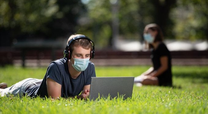 5 Experiments and Syndromes to Account for Mass COVID Trance Behavior